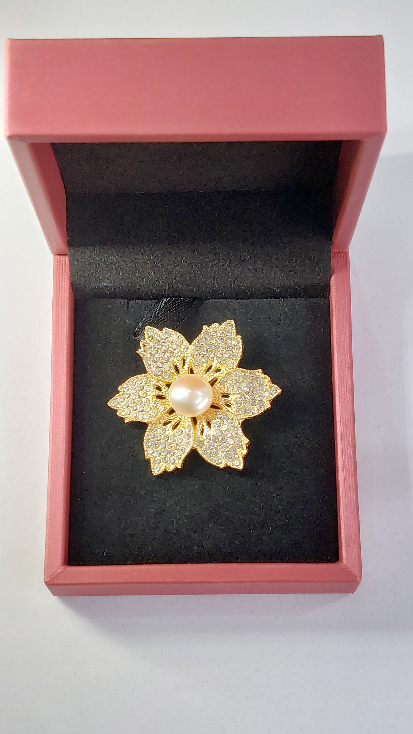 Natural Beauty of Pearl Brooch APJ-002