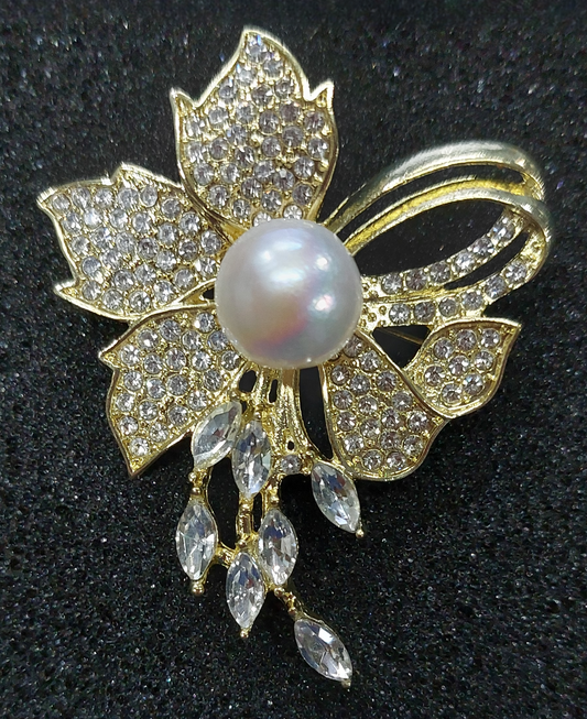 Natural Beauty of Pearl Brooch APJ-001