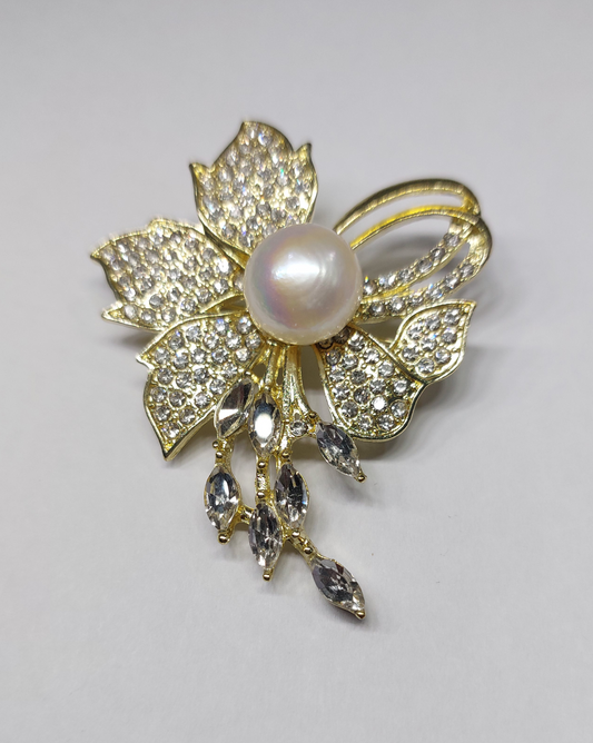 Natural Beauty of Pearl Brooch APJ-001
